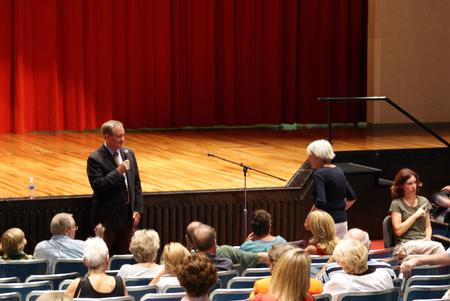 Senator Crapo answers constituents' questions at a town hall forum in Twin Falls.